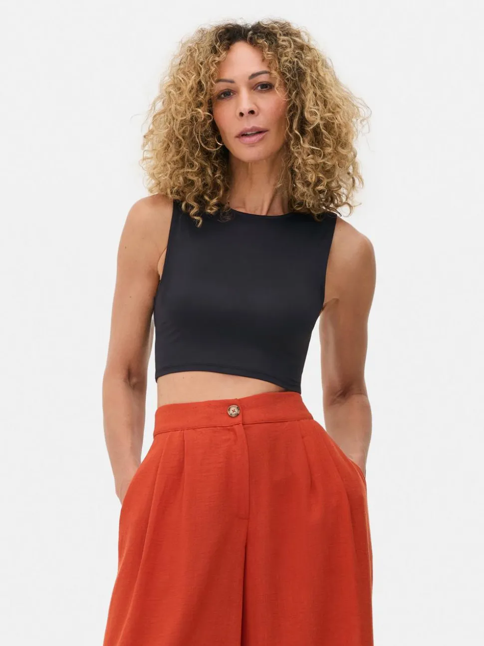 Dżersejowy top bez rękawów z efektem drugiej skóry