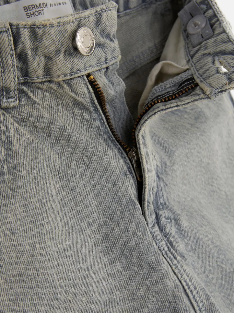 Dżinsowe szorty bermudy