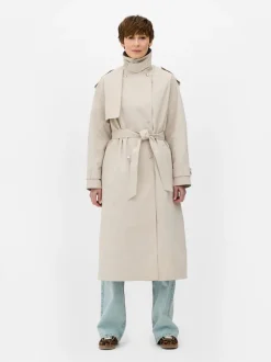 Długi prochowiec z paskiem