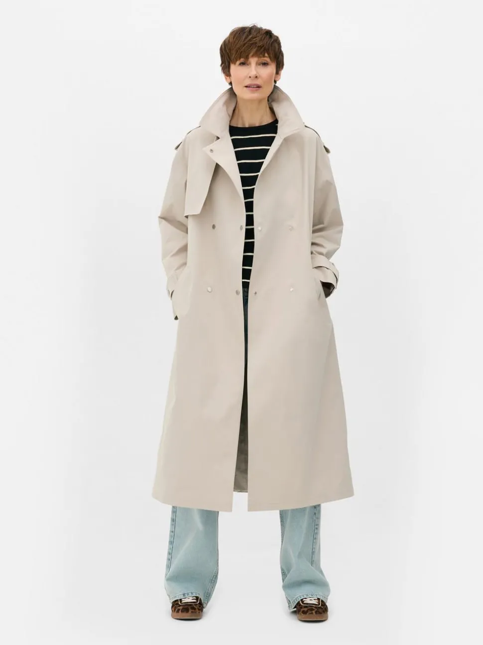 Długi prochowiec z paskiem