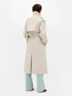 Długi prochowiec z paskiem