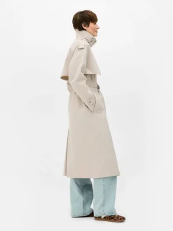 Długi prochowiec z paskiem