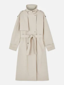 Długi prochowiec z paskiem