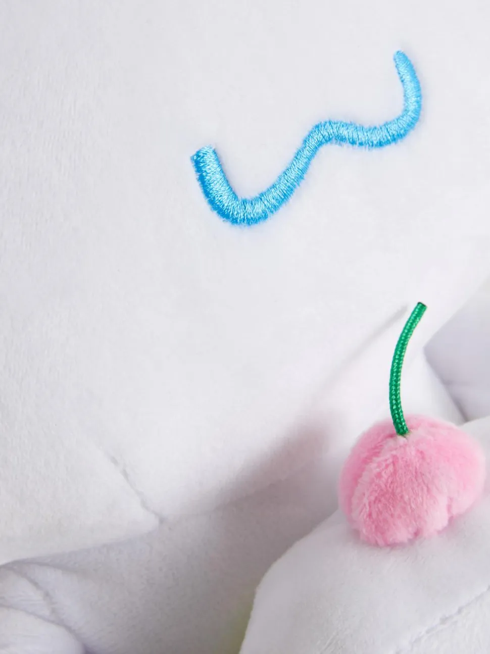 Duży pluszak z motywem Cinnamorolla z Hello Kitty