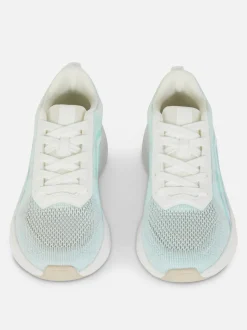 Dzianinowe buty sportowe na siłownię