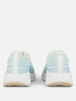 Dzianinowe buty sportowe na siłownię