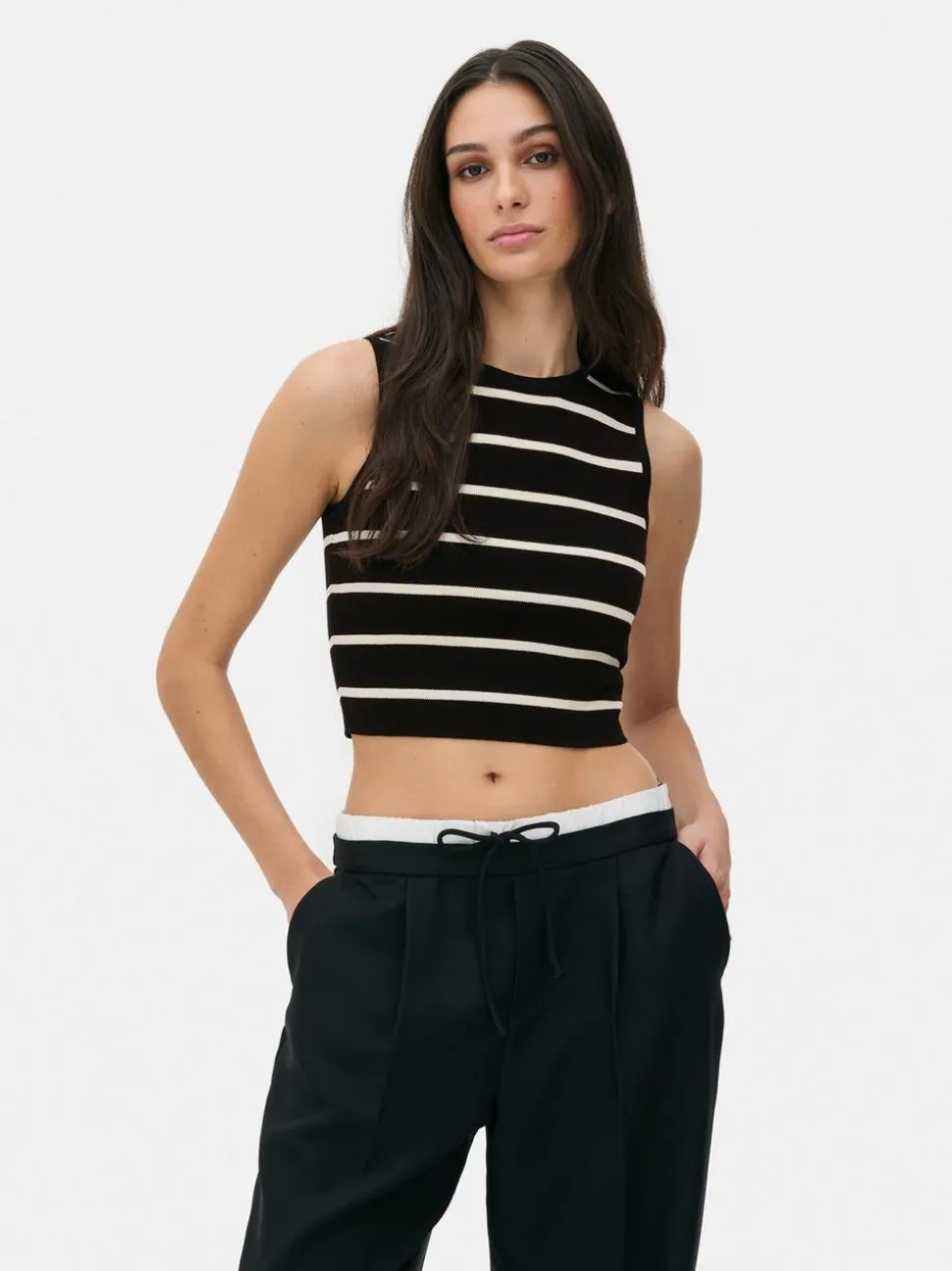 Dzianinowy top bez rękawów z okrągłym dekoltem