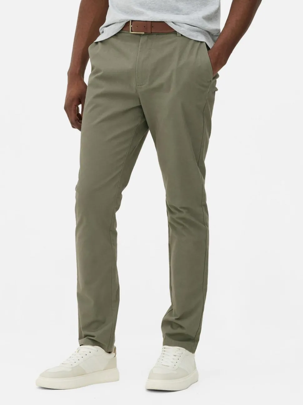 Elastyczne chinosy o kroju slim
