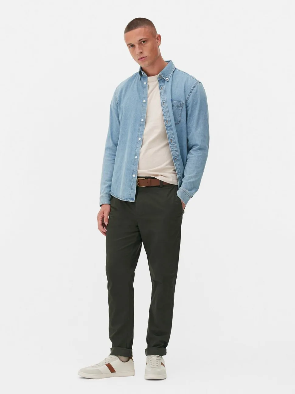 Elastyczne chinosy o kroju slim