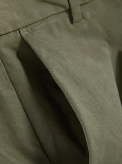 Elastyczne chinosy o kroju slim