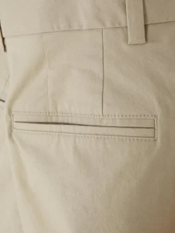 Elastyczne chinosy z prostymi nogawkami