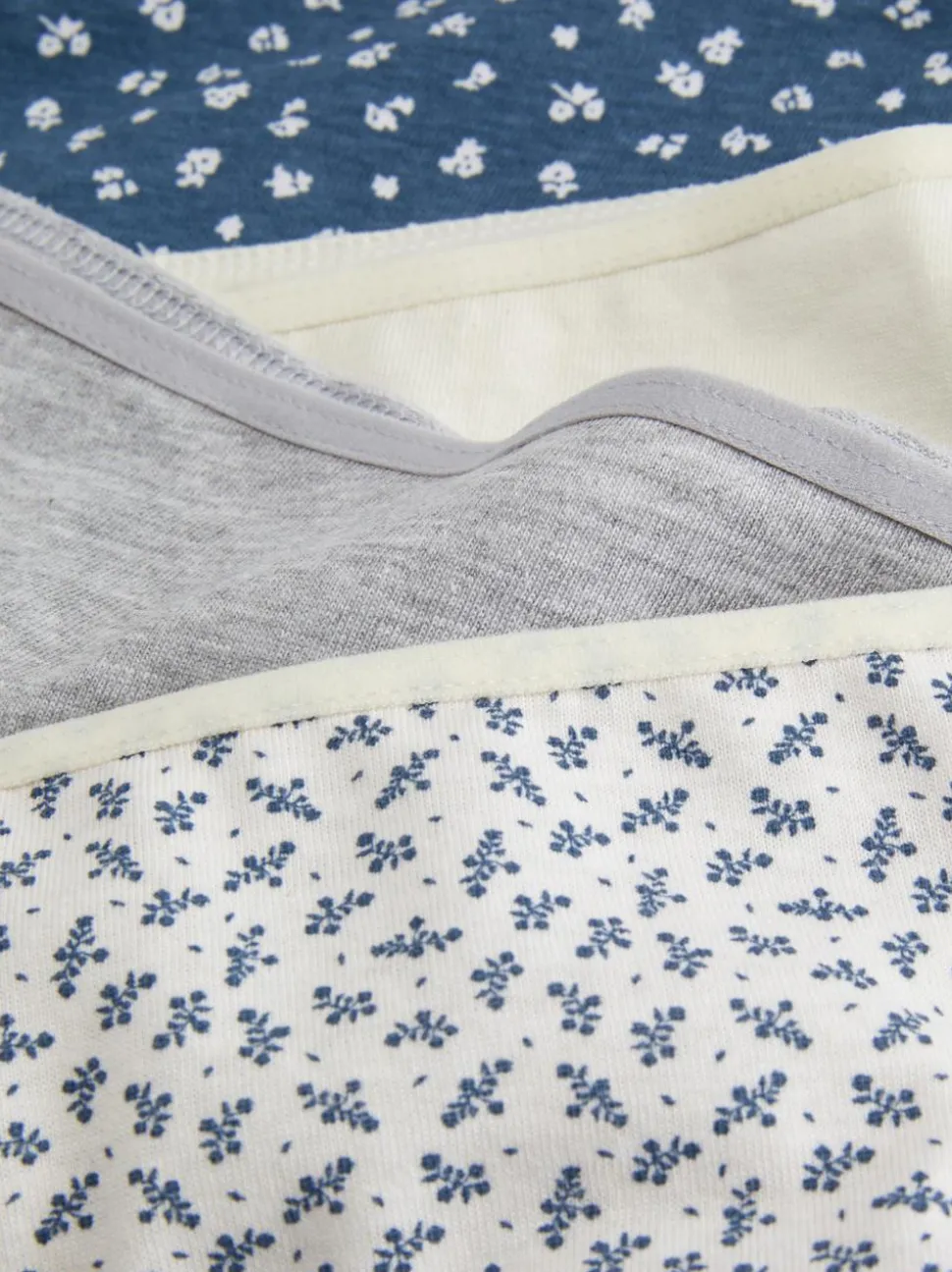 Figi na co dzień ze wzorem, 4 pary