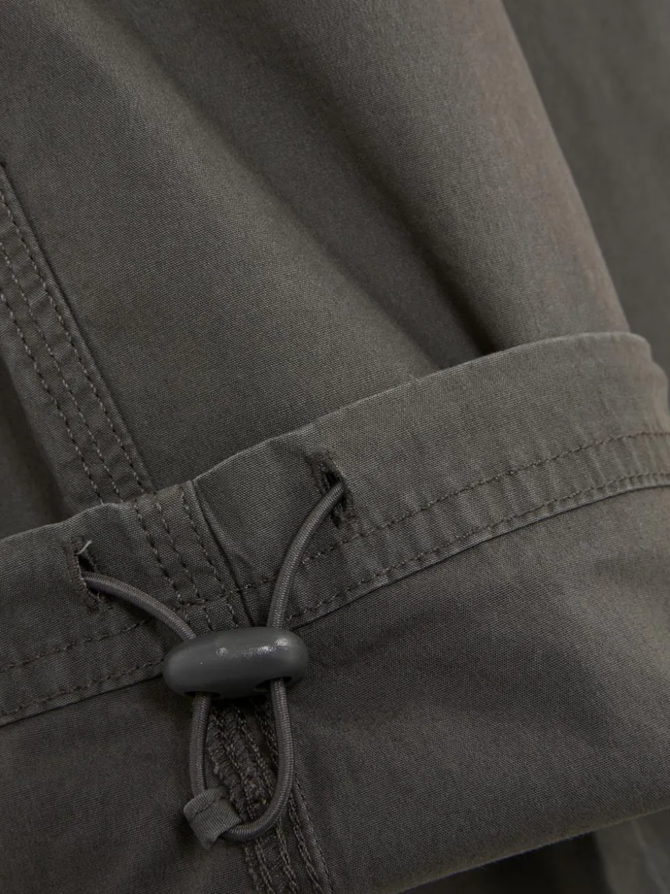 Funkcjonalne spodnie bojówki