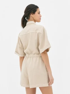 Funkcjonalny kombinezon z wiązaniem w talii