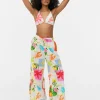 Haftowana trójkątna góra od bikini