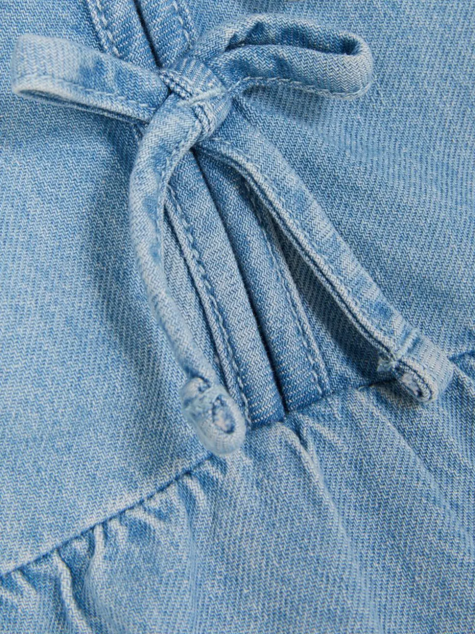 Jeansowa bluzka z bufiastym rękawem