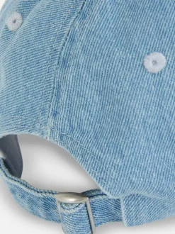 Jeansowa czapka z daszkiem i inicjałem