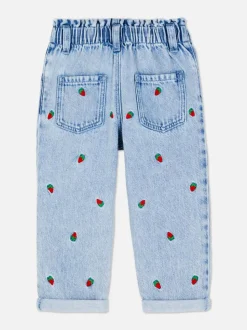 Jeansy z haftem w truskawki