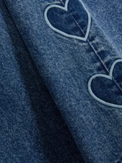Jeansy z haftowanymi sercami