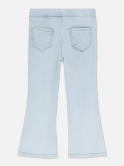 Jeansy z rozszerzaną nogawką