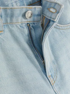 Jeansy z szerokimi nogawkami