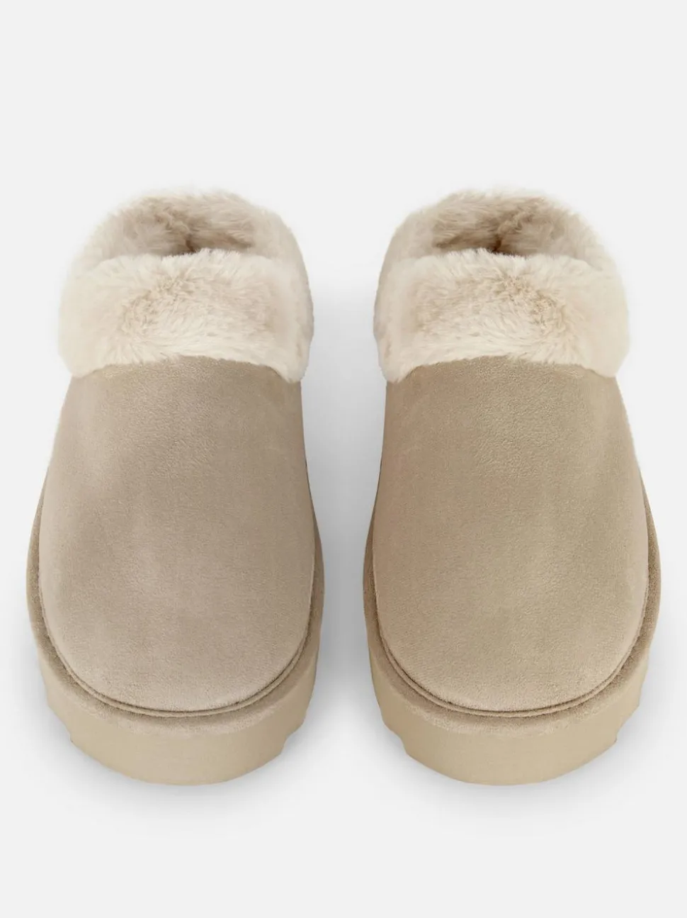 Kapcie bez pięty wyściełane sztucznym futrem