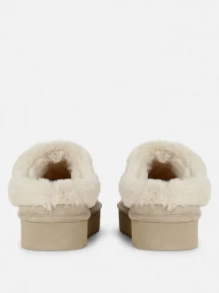 Kapcie bez pięty wyściełane sztucznym futrem