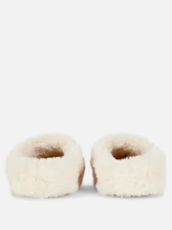 Kapcie bez pięty ze sztucznego futerka