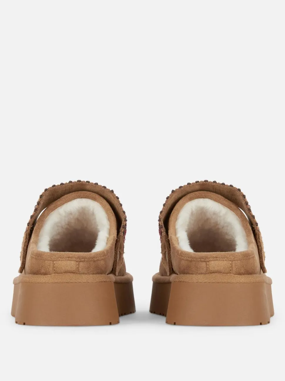 Kapcie typu chodaki z podszewką