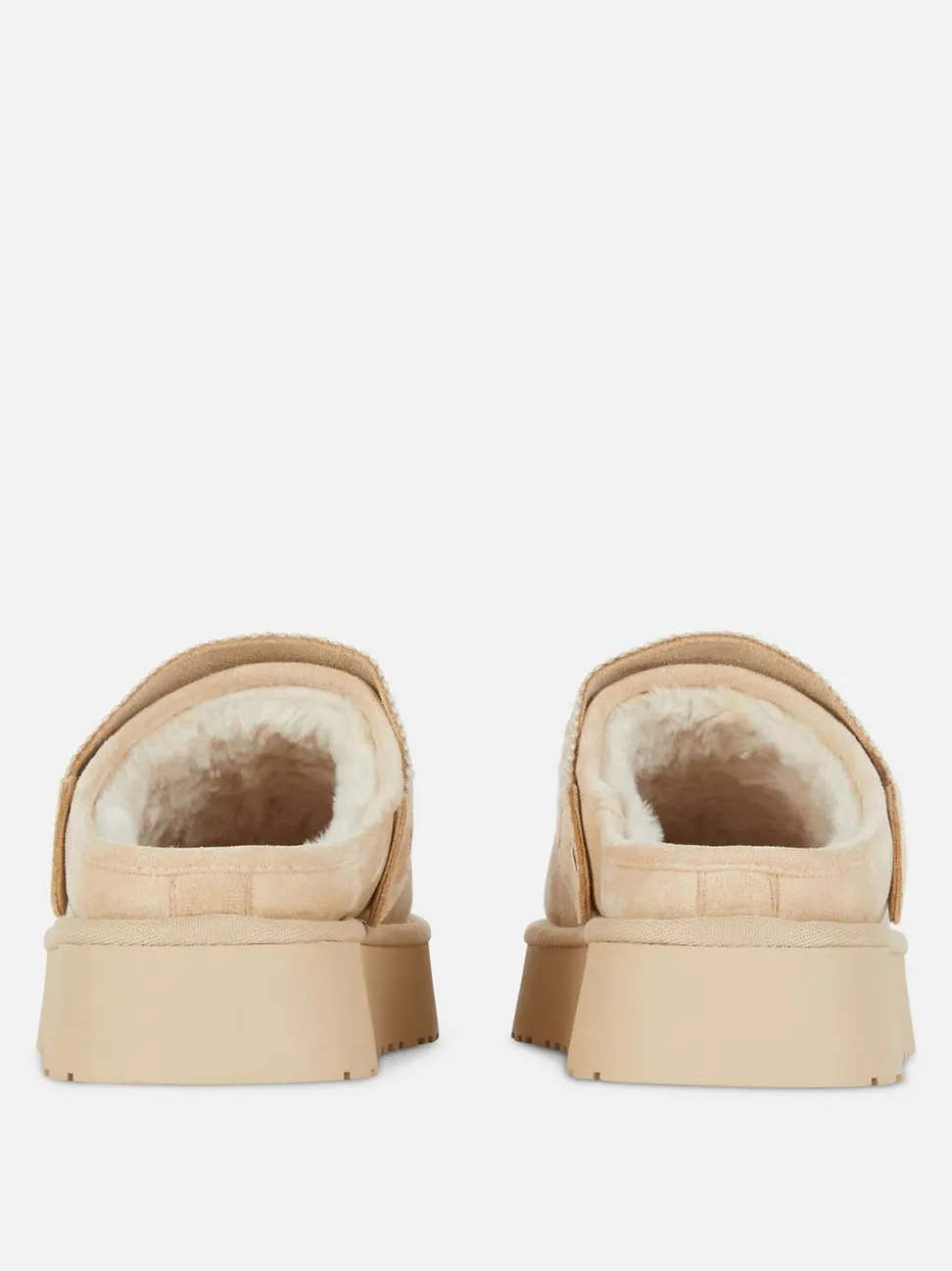 Kapcie typu chodaki z podszewką