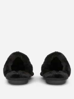 Kapcie ze sztucznego zamszu