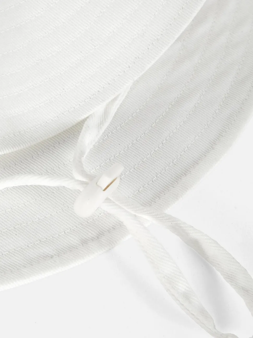 Kapelusz przeciwsłoneczny z szerokim rondem