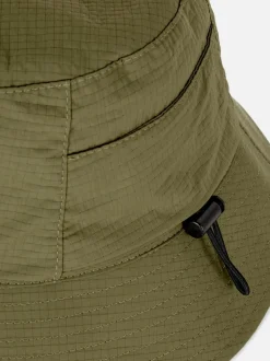 Kapelusz wędkarski z przetyczką