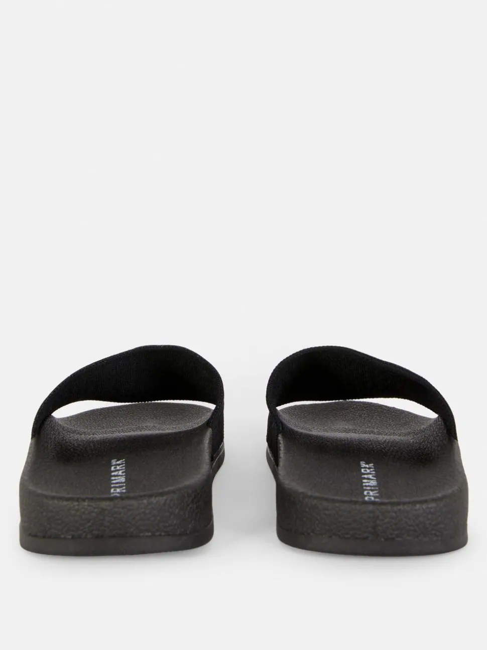 Klapki na basen z szydełkowym wzorem