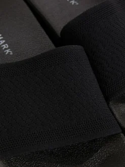 Klapki na basen z szydełkowym wzorem