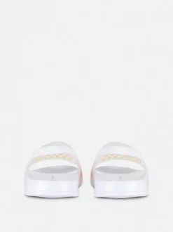 Klapki z motywem serca w paski