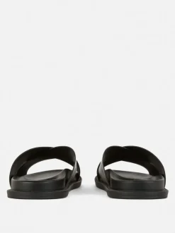 Klapki ze skrzyżowanymi paskami