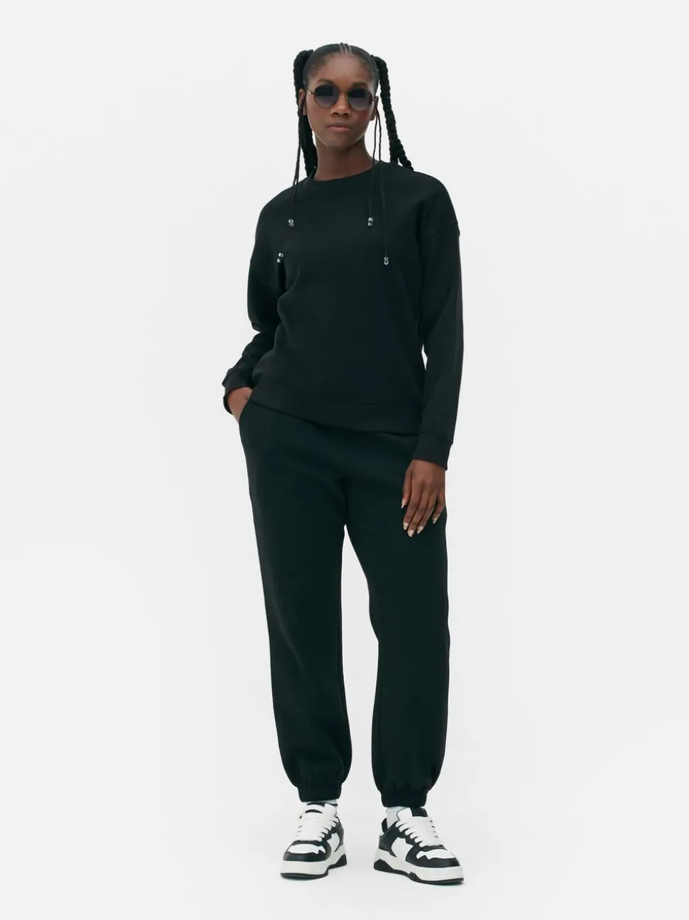 Klasyczna bluza z okrągłym dekoltem