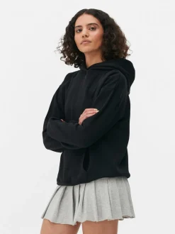 Klasyczna wkładana przez głowę bluza z kapturem