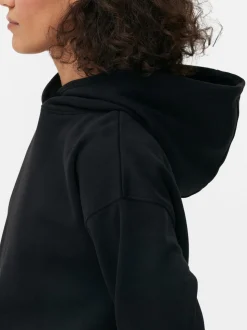 Klasyczna wkładana przez głowę bluza z kapturem