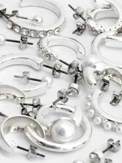 Kolczyki sztyfty i kolczyki koła, 9 par