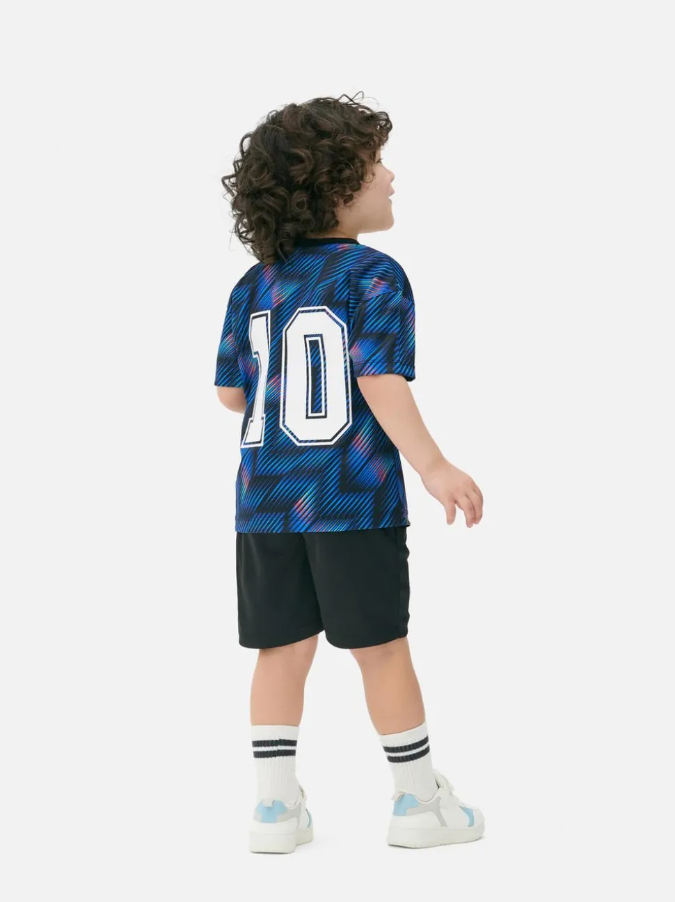 Komplet sportowy z T-shirtem i szortami