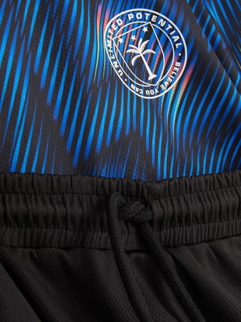 Komplet sportowy z T-shirtem i szortami