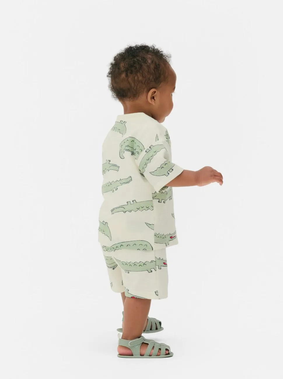 Komplet z T-shirtem i szortami z motywem krokodyla