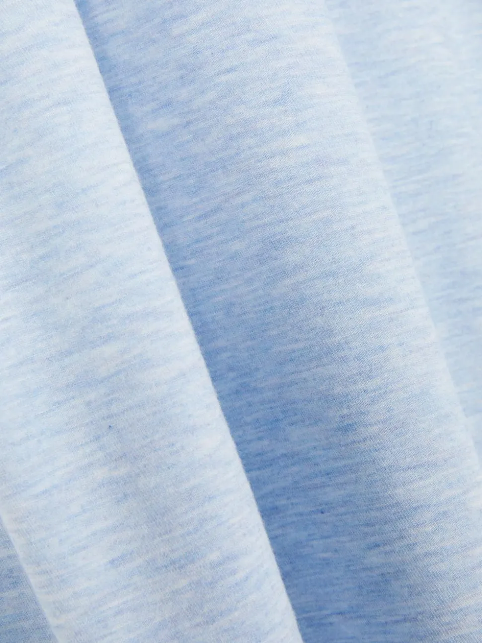 Koszula nocna z dekoltem w serek wykończona koronką