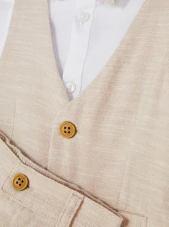 Koszula, szorty i kamizelka na specjalną okazję