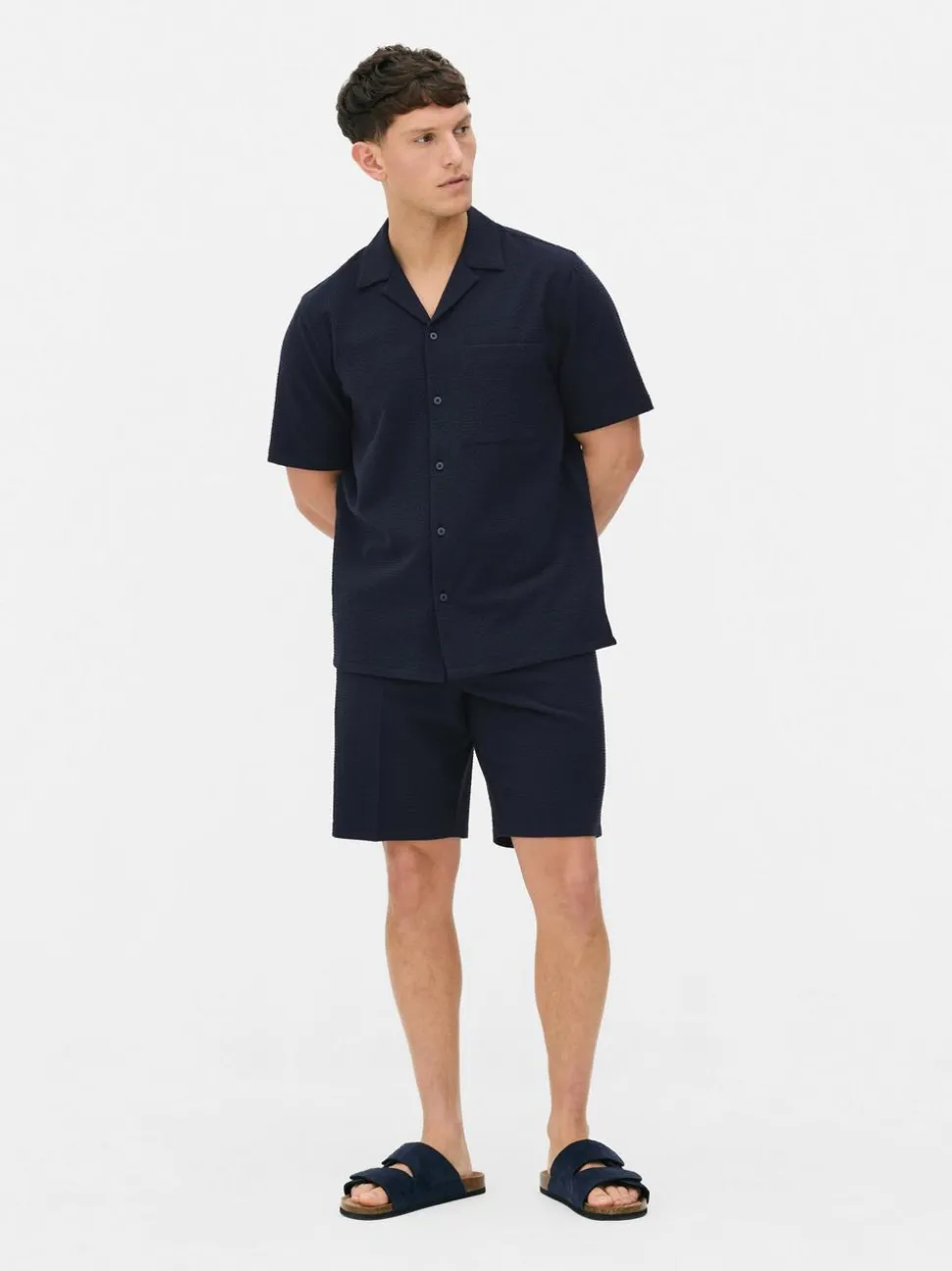 Koszula zapinana na guziki z tkaniny seersucker Kem