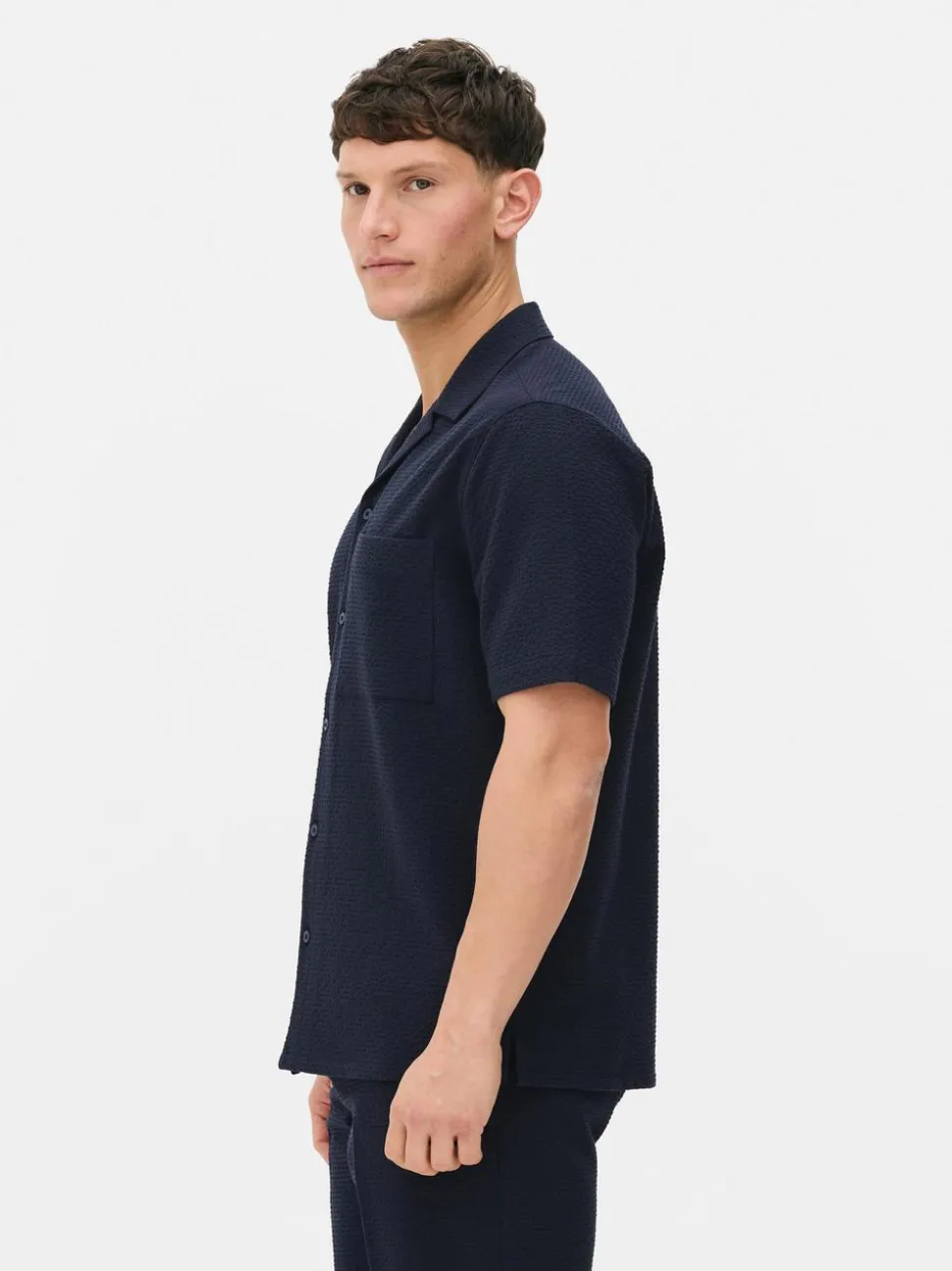 Koszula zapinana na guziki z tkaniny seersucker Kem