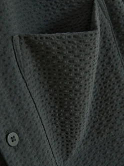 Koszula zapinana na guziki z tkaniny seersucker Kem