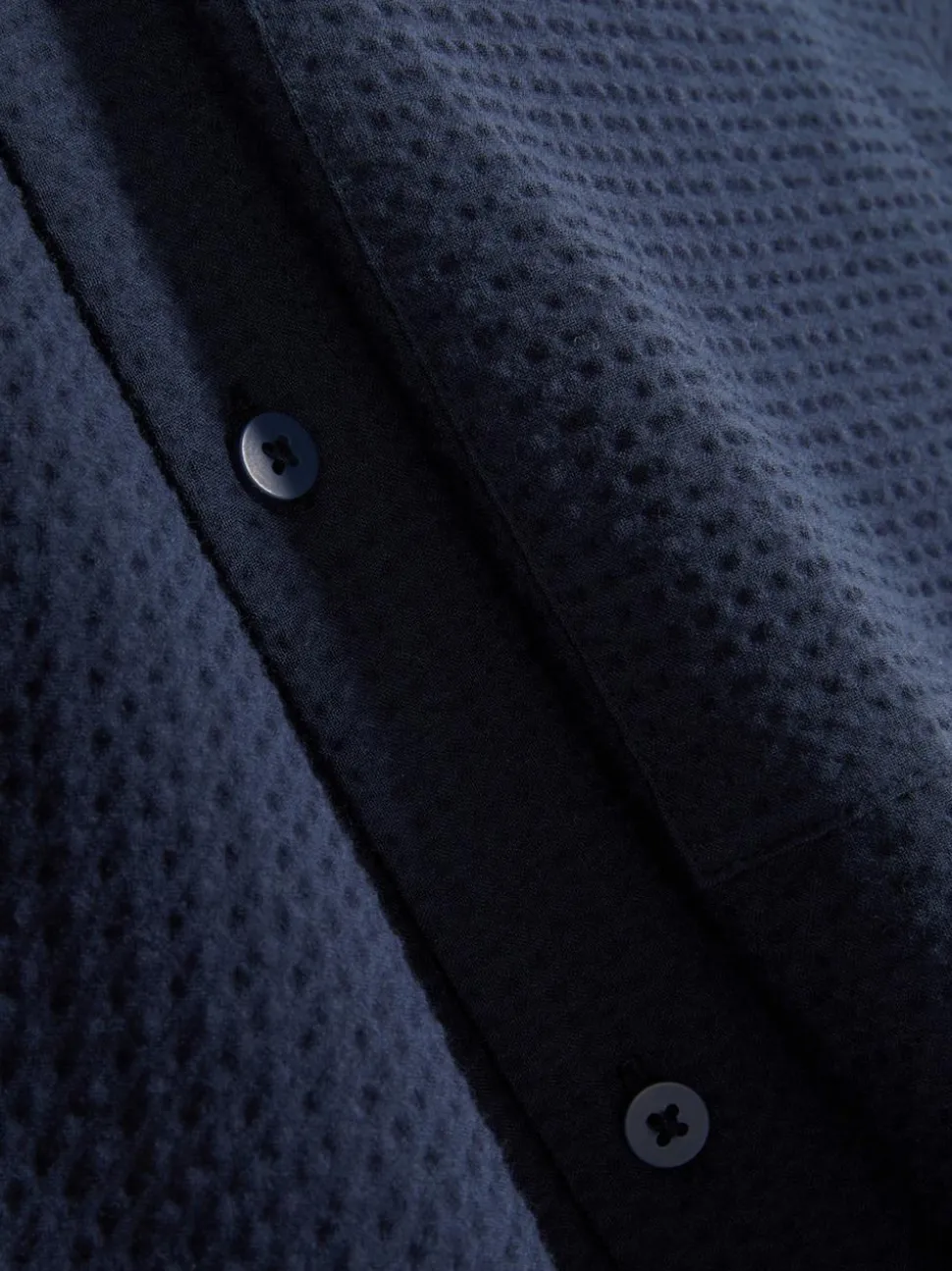 Koszula zapinana na guziki z tkaniny seersucker Kem